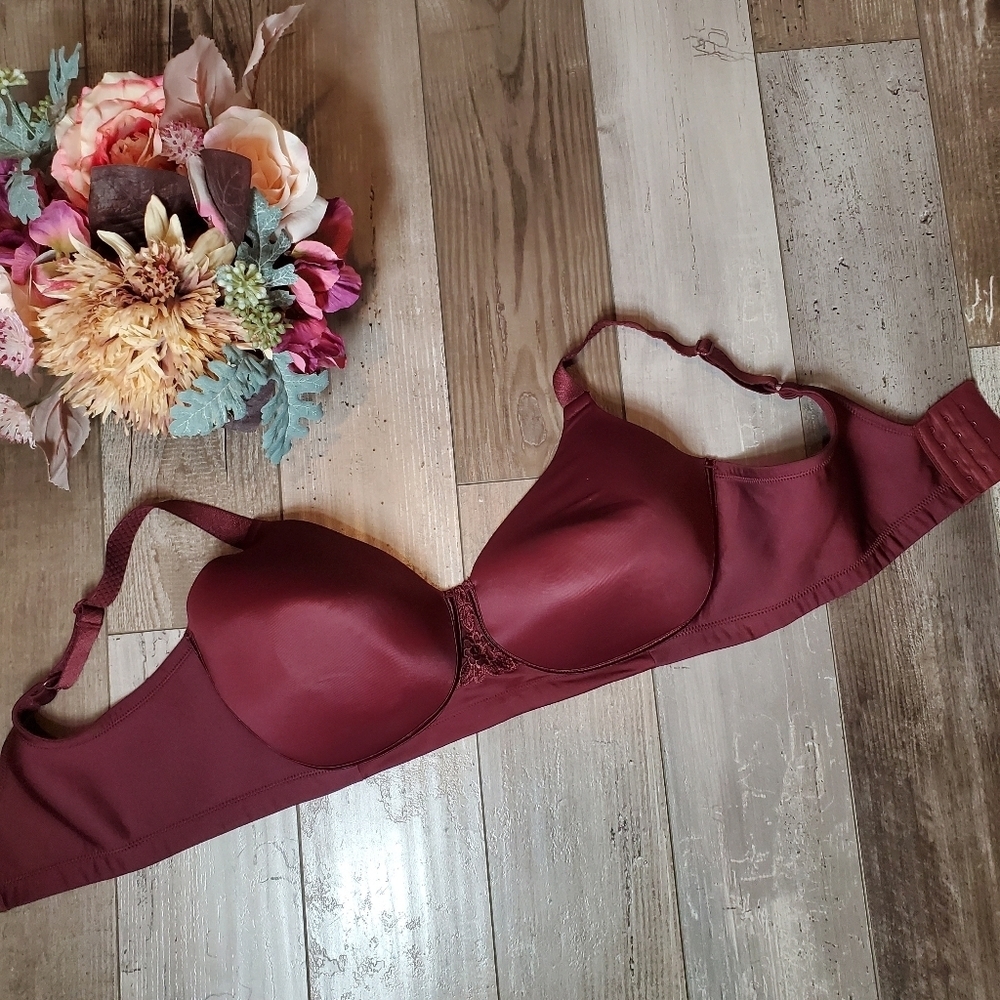 Vanity Fair Wirefree Women's Burgundy Bra Size 38DD Lightly Padded